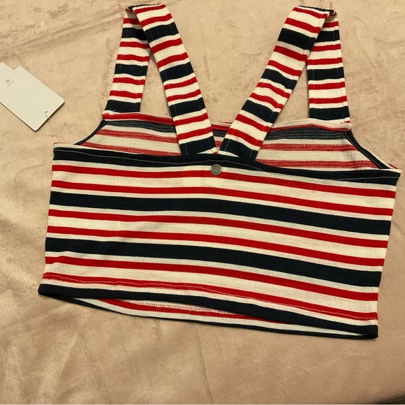 Good Sunday crop top size small - Picture 6 of 8